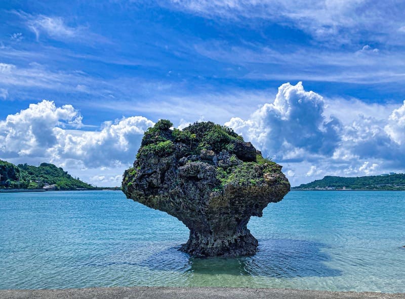 沖縄県周辺の海で行う海洋散骨 海洋葬プラン